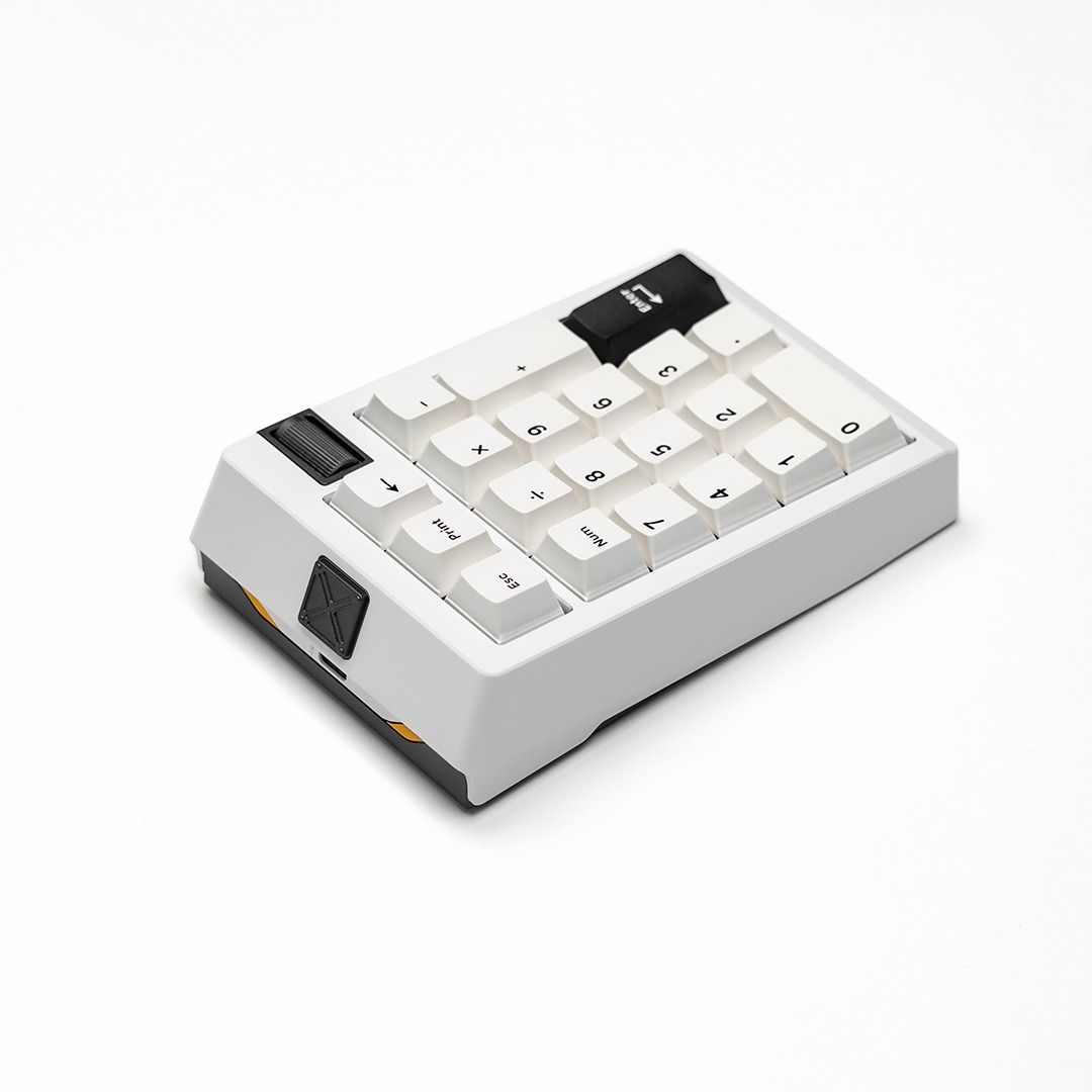 Meletrix ZOOMPAD TIGA Custom Tri-mode Number Pad WS PBT WOB