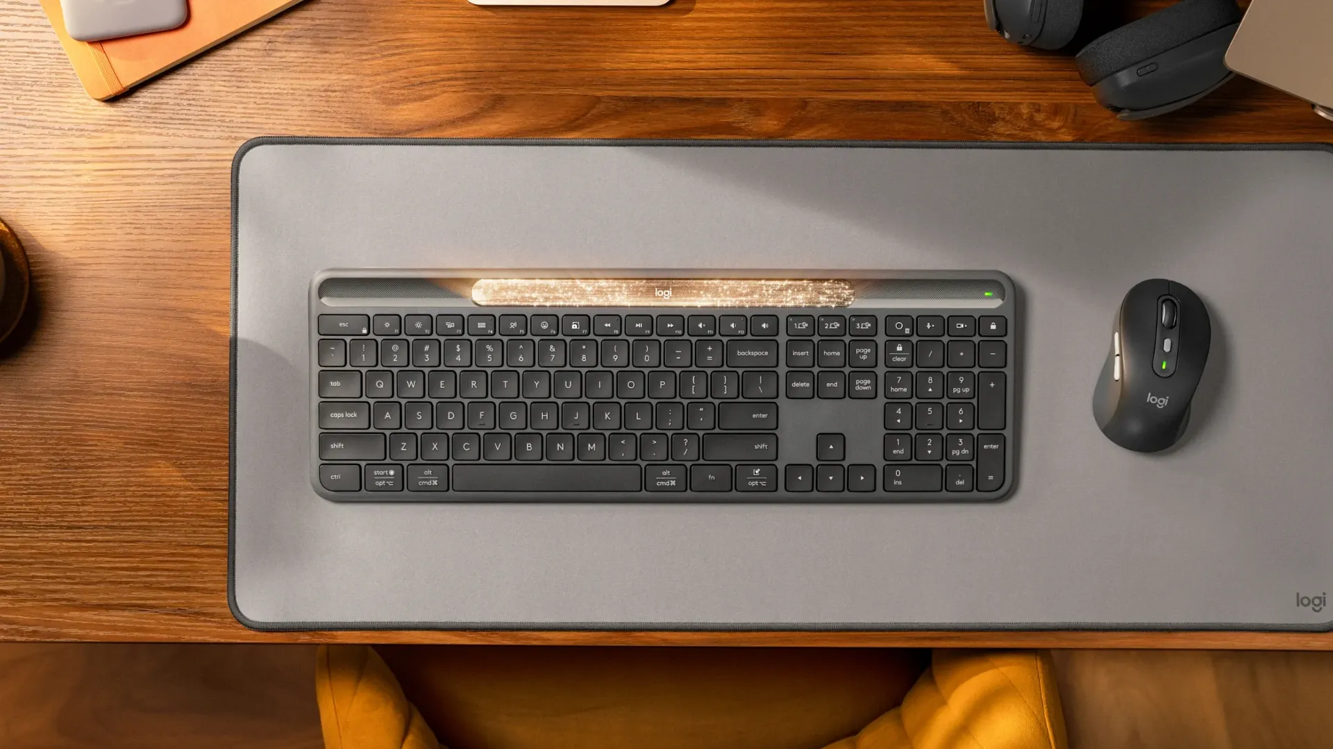 Logitech Signature Slim Solar Wireless Keyboard K980