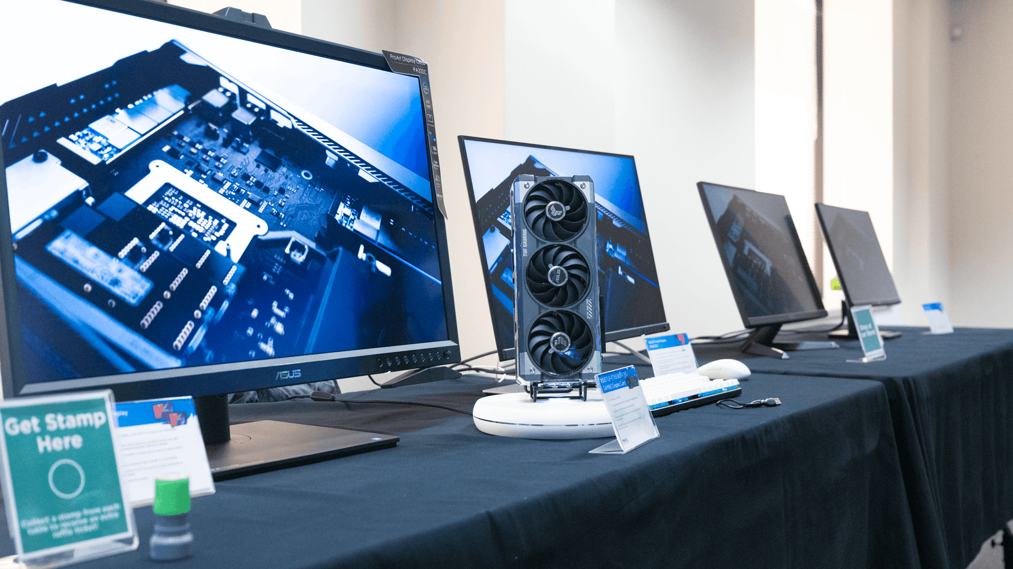 ASUS ProArt and Eye Care monitors on display